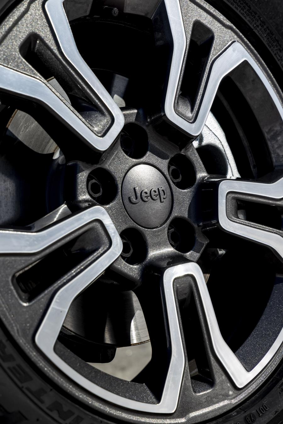 Колеса Jeep Renegade Quiksilver Winter Edition (BU) 2020 года  (FR) (фото 6 из 13)